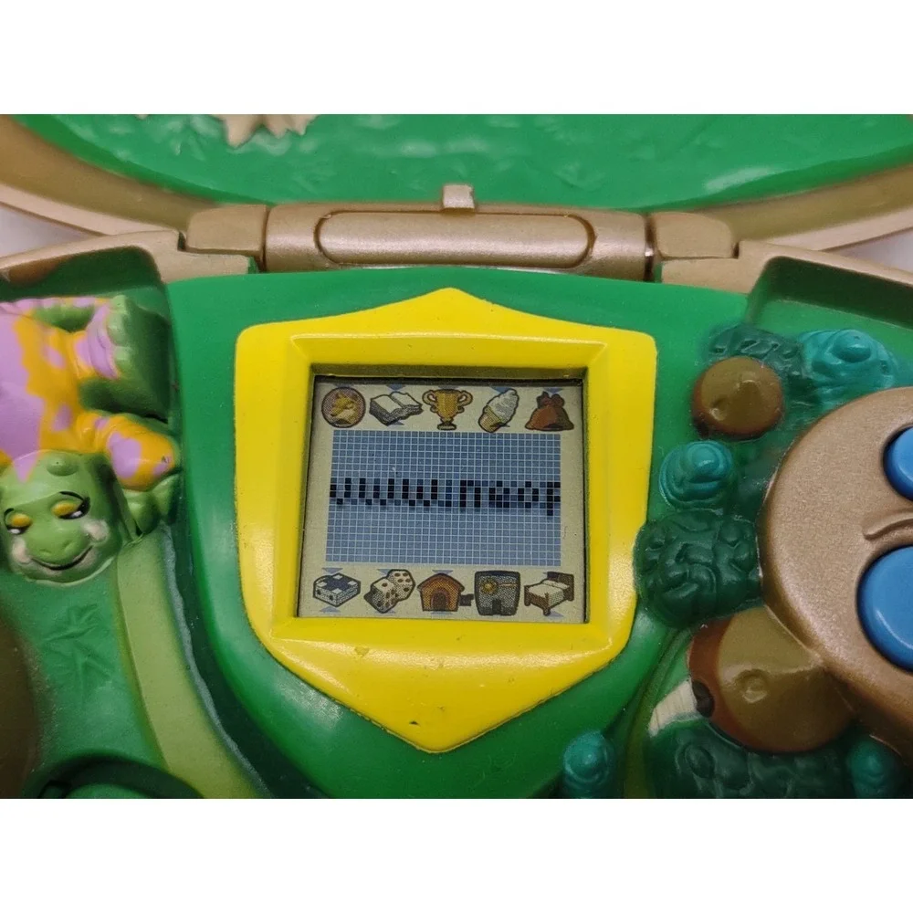 Vintage 2003 Hasbro NeoPets Virtual Electronic Handheld Game +3 Original Figures